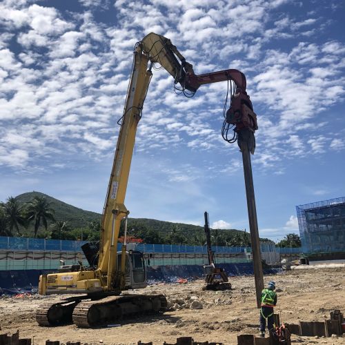 Thi công cọc cừ larsen độ dài 6-9m dự án Charmparama - Nha Trang